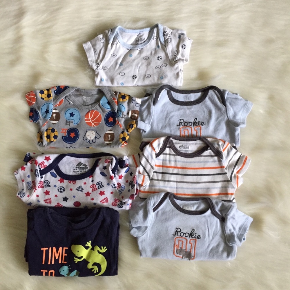 7 Pc Onesie Set